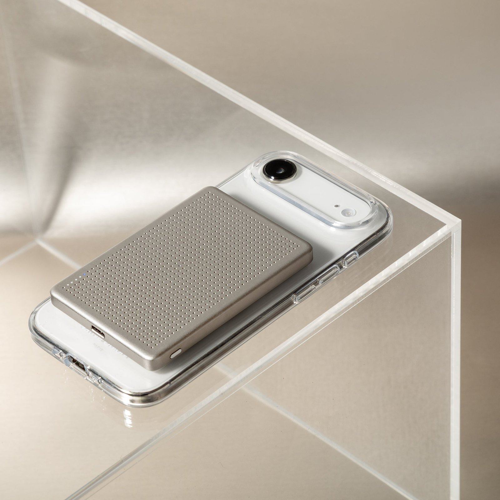ActivePowerBank-Sandstone_Air-2.jpg