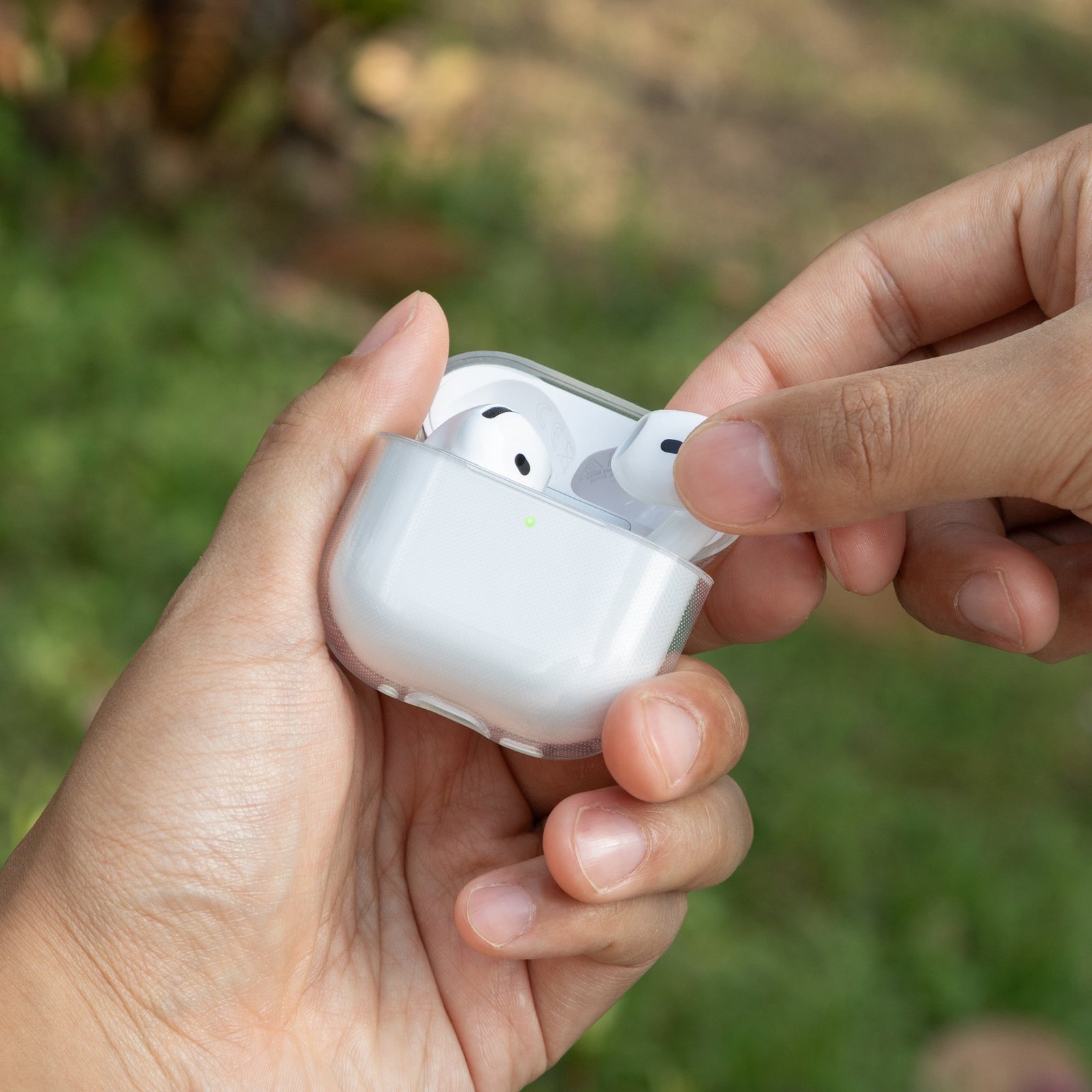 Airpods4_ReClearCase5.jpg